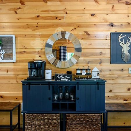 Hickory Bear - Cabin Surrounded By Pines, Sleeps 10, Hot Tub, Fire Pit, Arcade, Foosball Table & Deck Slide Брокен-Боу Екстер'єр фото