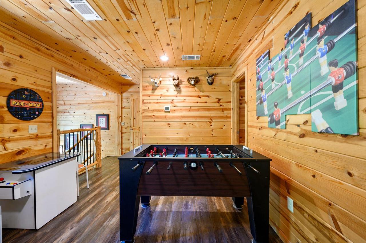 Hickory Bear - Cabin Surrounded By Pines, Sleeps 10, Hot Tub, Fire Pit, Arcade, Foosball Table & Deck Slide Брокен-Боу Екстер'єр фото