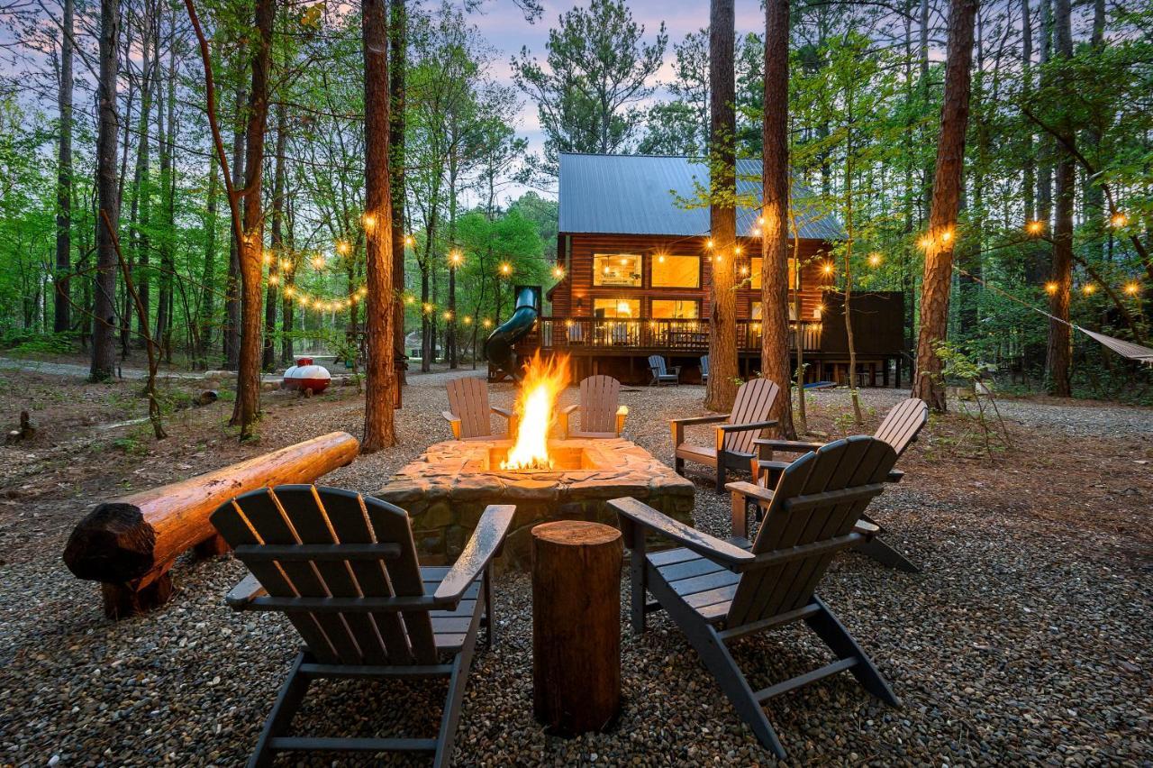 Hickory Bear - Cabin Surrounded By Pines, Sleeps 10, Hot Tub, Fire Pit, Arcade, Foosball Table & Deck Slide Брокен-Боу Екстер'єр фото
