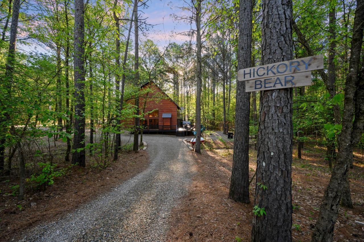 Hickory Bear - Cabin Surrounded By Pines, Sleeps 10, Hot Tub, Fire Pit, Arcade, Foosball Table & Deck Slide Брокен-Боу Екстер'єр фото