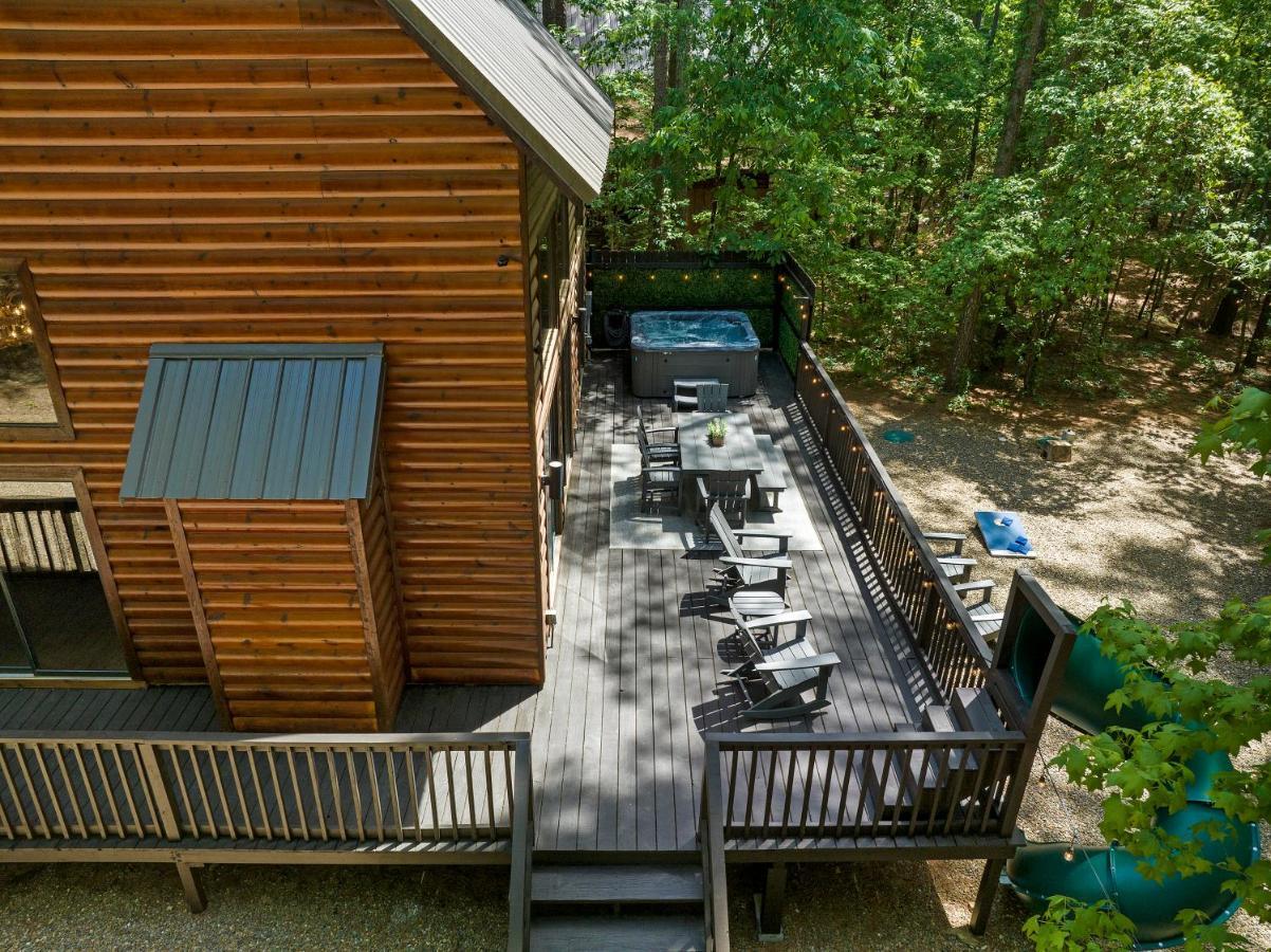 Hickory Bear - Cabin Surrounded By Pines, Sleeps 10, Hot Tub, Fire Pit, Arcade, Foosball Table & Deck Slide Брокен-Боу Екстер'єр фото