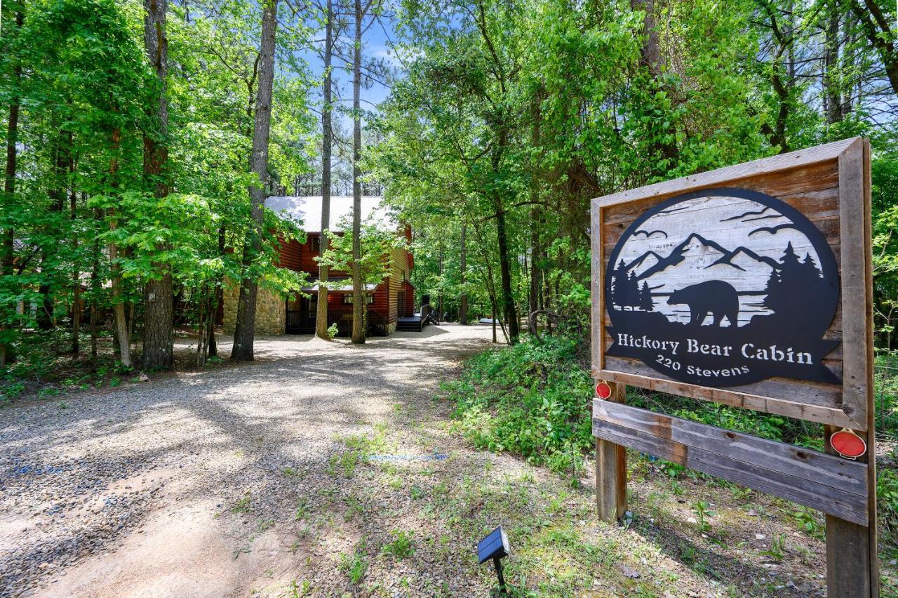 Hickory Bear - Cabin Surrounded By Pines, Sleeps 10, Hot Tub, Fire Pit, Arcade, Foosball Table & Deck Slide Брокен-Боу Екстер'єр фото