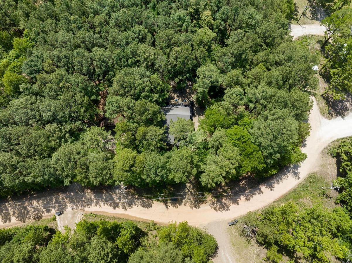 Hickory Bear - Cabin Surrounded By Pines, Sleeps 10, Hot Tub, Fire Pit, Arcade, Foosball Table & Deck Slide Брокен-Боу Екстер'єр фото