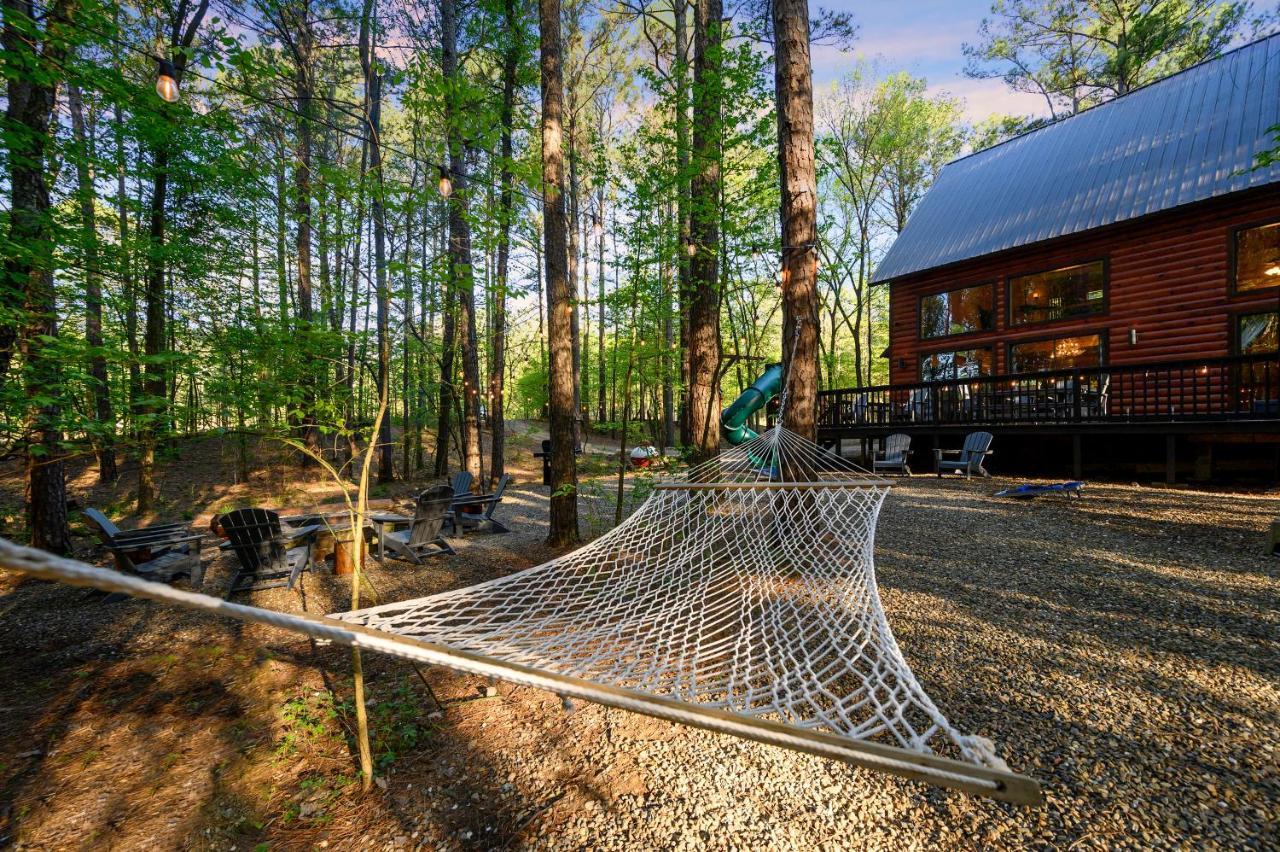 Hickory Bear - Cabin Surrounded By Pines, Sleeps 10, Hot Tub, Fire Pit, Arcade, Foosball Table & Deck Slide Брокен-Боу Екстер'єр фото