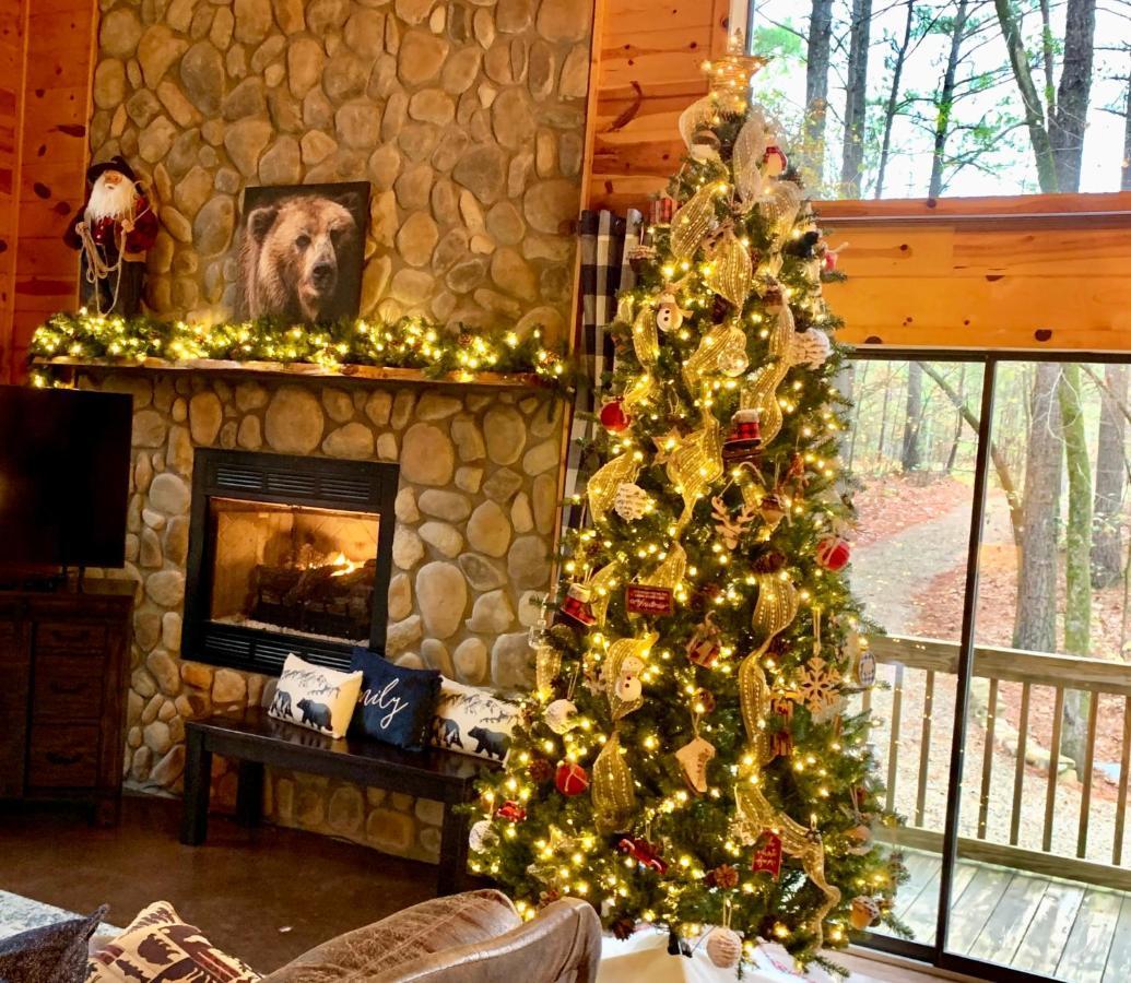 Hickory Bear - Cabin Surrounded By Pines, Sleeps 10, Hot Tub, Fire Pit, Arcade, Foosball Table & Deck Slide Брокен-Боу Екстер'єр фото